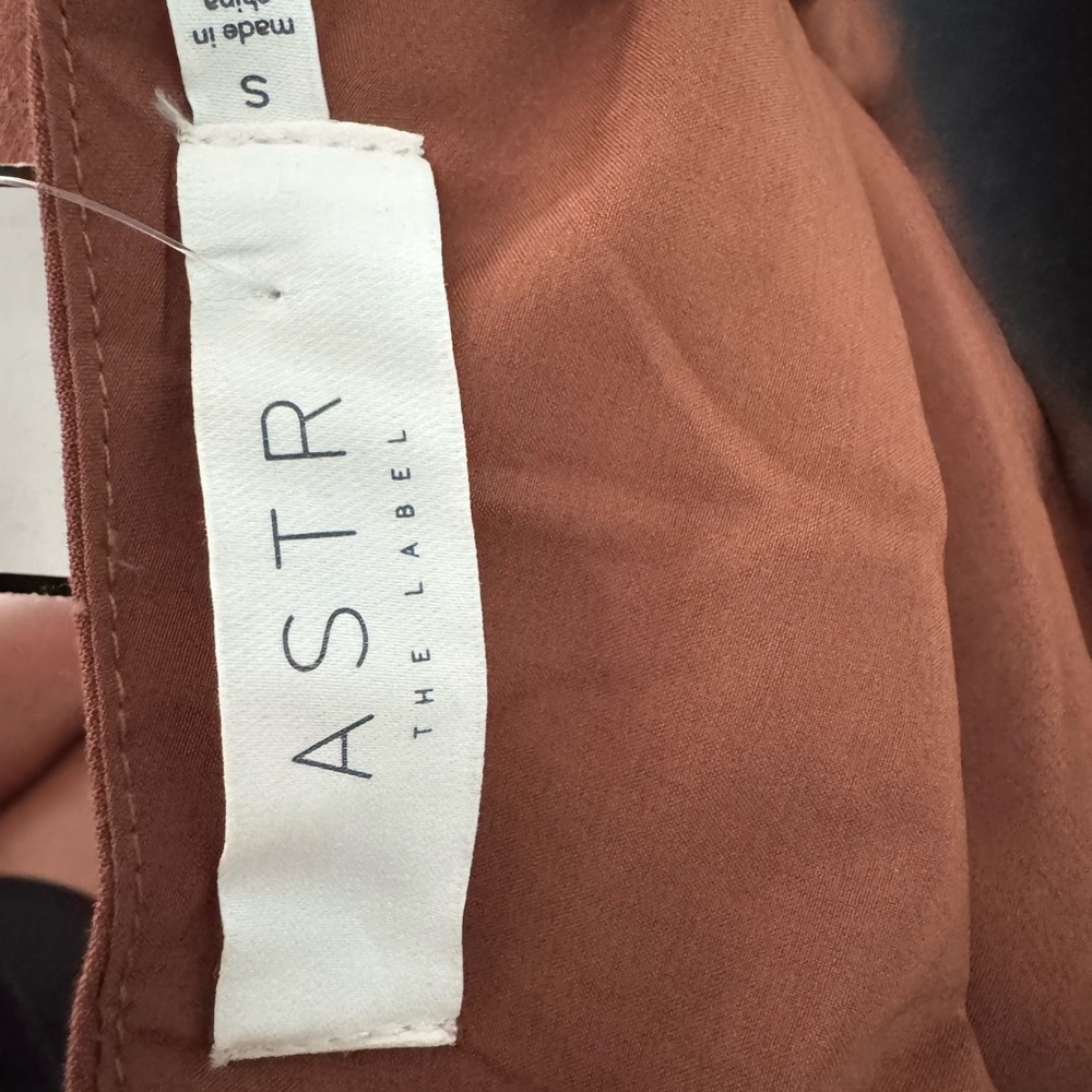 Astr the Label Elegant Brown Backless Dress - Picture 4 of 5